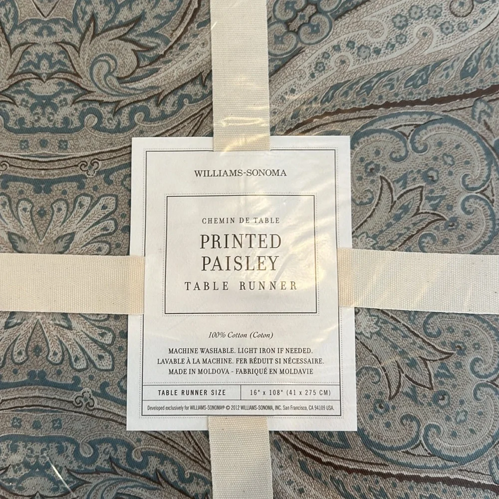 NEW Williams Sonoma Printed Paisley Table Runner, 16” by 108”
